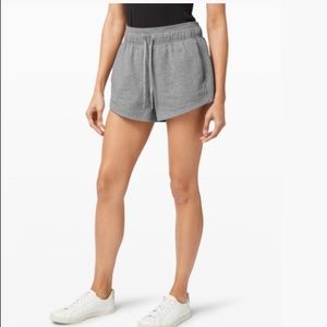 Lululemon grey Inner glow short 3’’ terry size 8